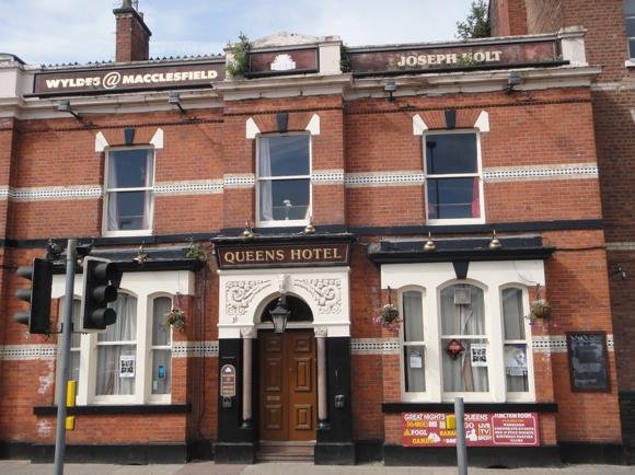Queens Head/Peterjon Cresswell
