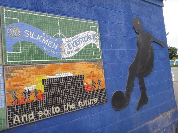 Macclesfield FC mural/Peterjon Cresswell