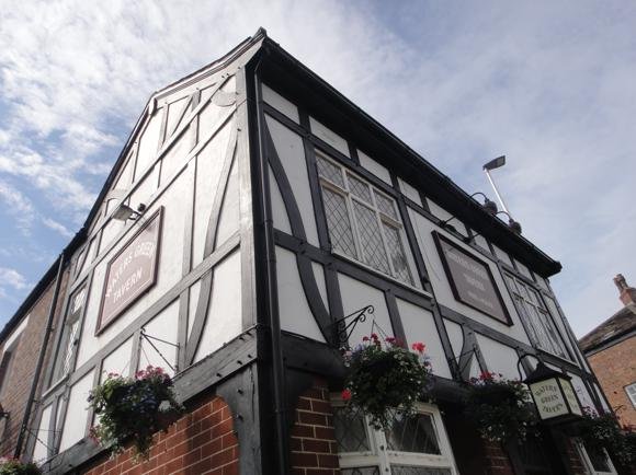 Waters Green Tavern/Peterjon Cresswell