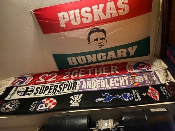 A scarf and a flag for every occasion/Kate Carlisle