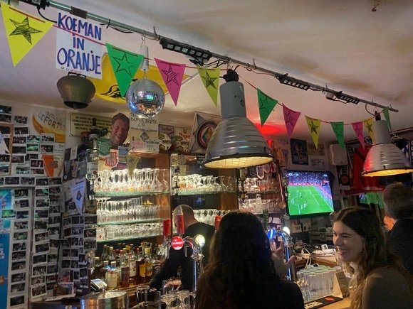 Mine's a Maes!/Kate Carlisle