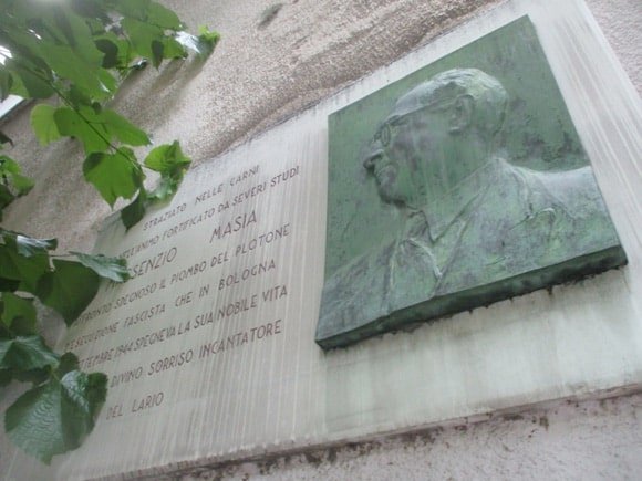 Como plaque/Peterjon Cresswell