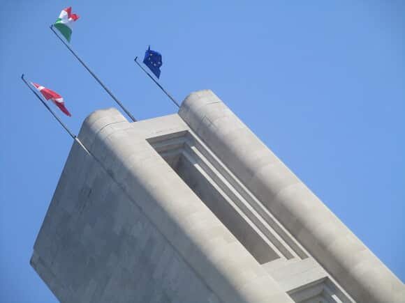 Monumento ai Caduti/Peterjon Cresswell