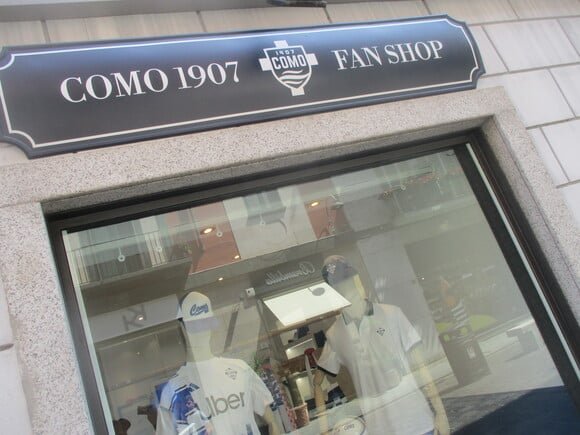 Como 1907 Fan Shop/Peterjon Cresswell