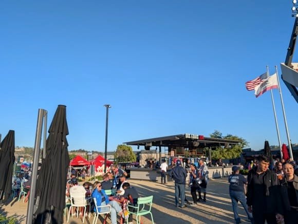 Dos Equis/César Hérnández