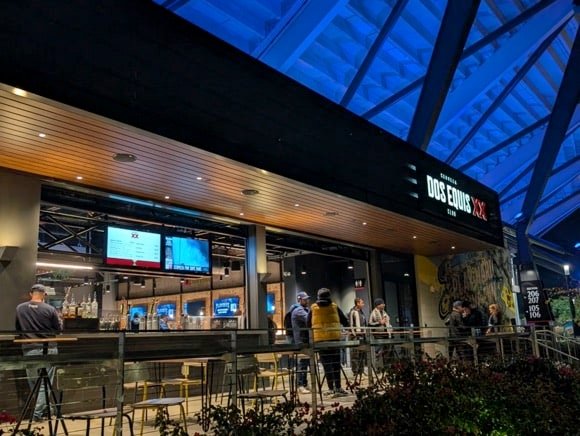 Dos Equis/César Hérnández