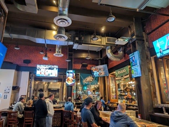 Gaslamp Tavern/César Hérnández