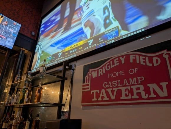 Gaslamp Tavern/César Hérnández