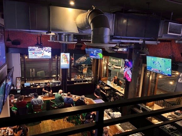 Gaslamp Tavern/César Hérnández