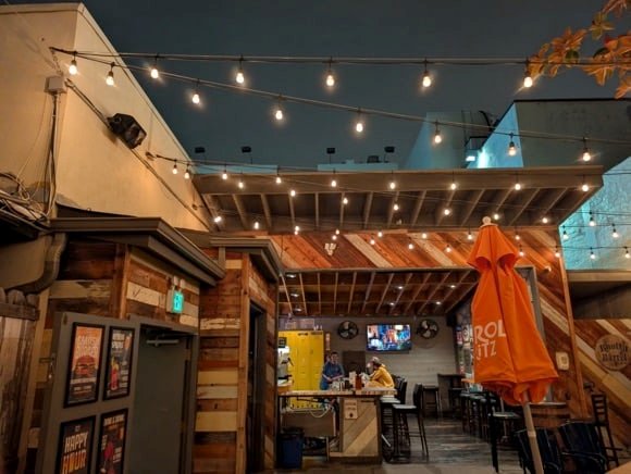 Knotty Barrel/César Hernández