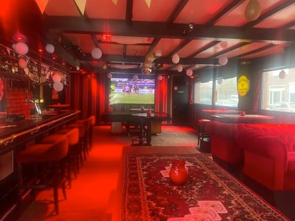 Grandcafé Cheers/Kate Carlisle