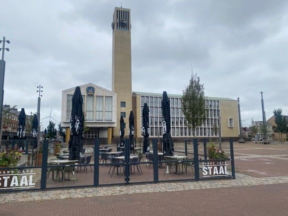 Grand Café Staal/Kate Carlisle