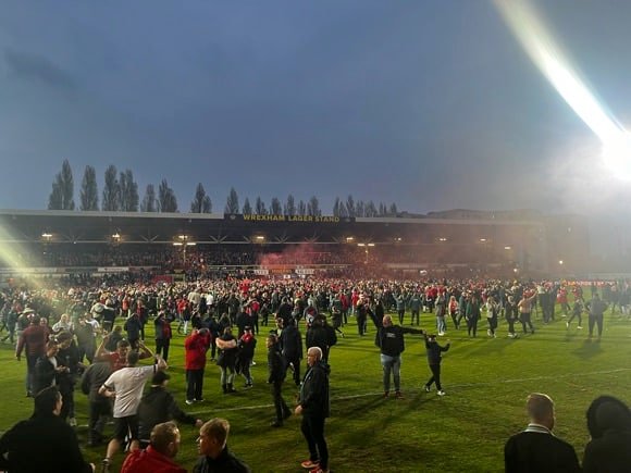 Racecourse Ground/Joe Stubley