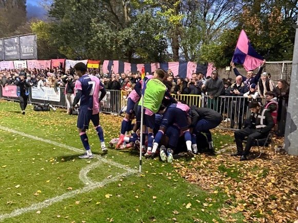Match day, Dulwich Hamlet/Kevin Ebbutt