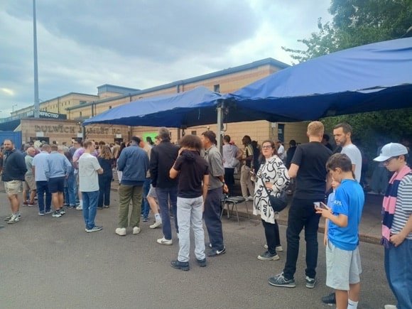 Dulwich Hamlet tickets/Brian Mulligan