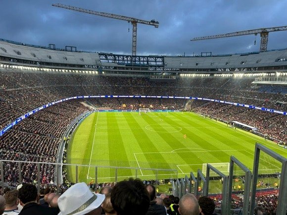 Nou Camp/Jacob Horner