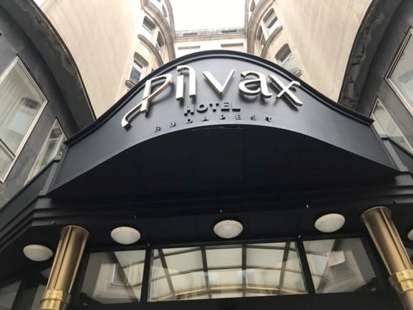 Pilvax Hotel/Peterjon Cresswell