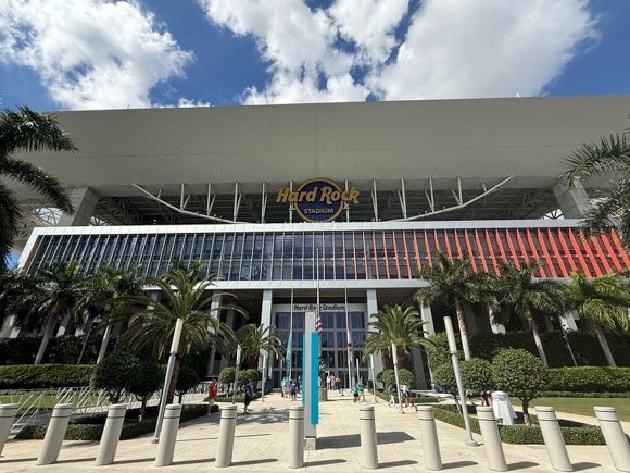Hard Rock Stadium/Edward de la Fuente – itinerantfan.com