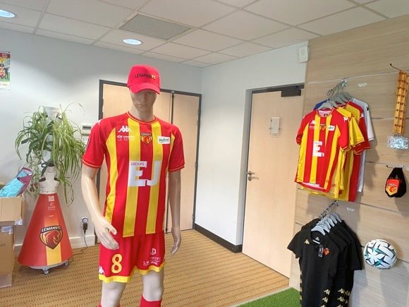 Le Mans FC club shop/Ben James