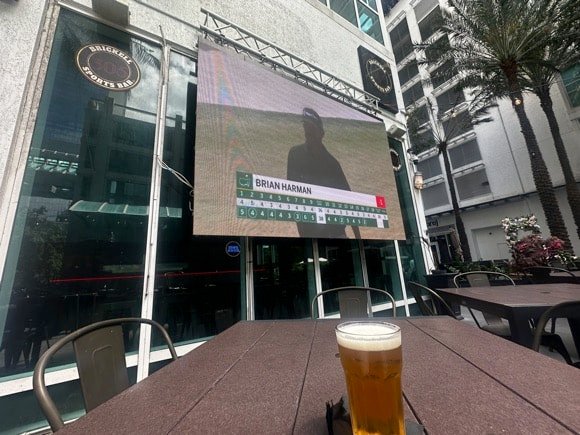 305 Sports Bar/Joe Stubley