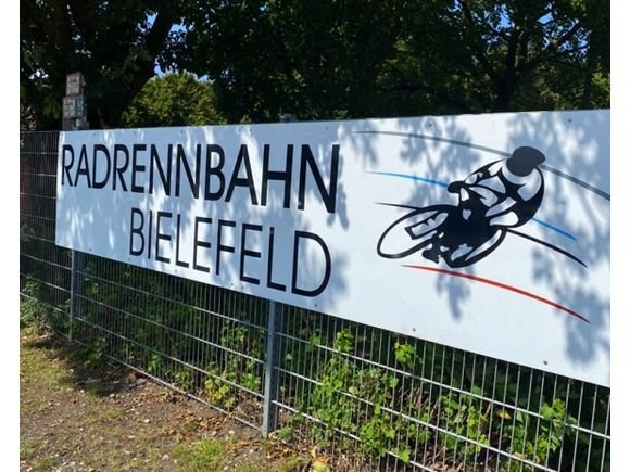 Radrennbahn/Alan Deamer