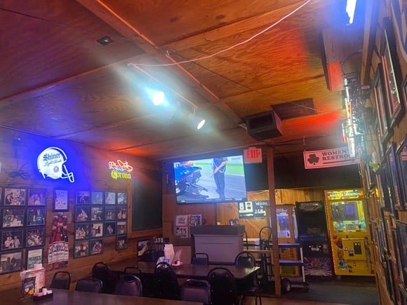J Gilligan’s/Kate Carlisle