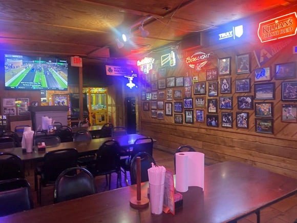 J Gilligan’s/Kate Carlisle