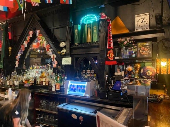 Blackfriar Pub/Kate Carlisle