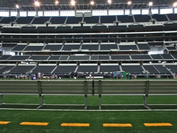AT&T Stadium/Ian Thomson