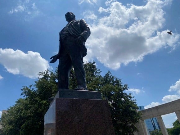 Dealey Plaza/Kate Carlisle