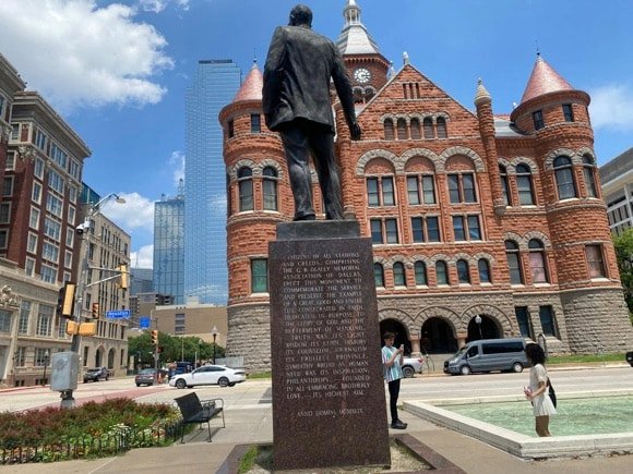 Dealey Plaza/Kate Carlisle