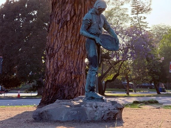 The Pioneer statue/Tony Pierce