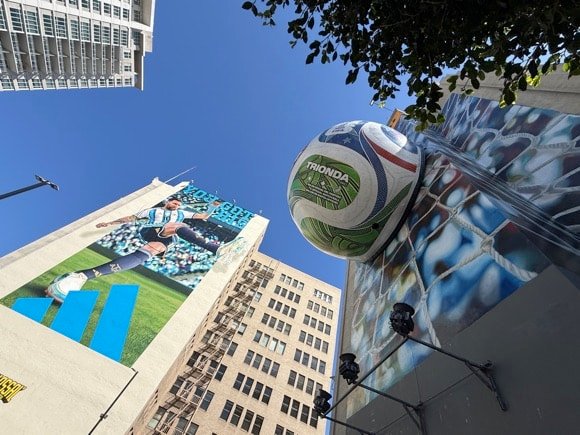 Messi mural/Tony Pierce