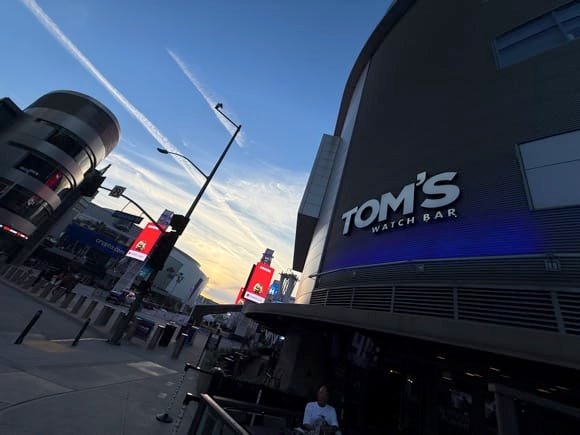 Tom's Watch Bar/Tony Pierce