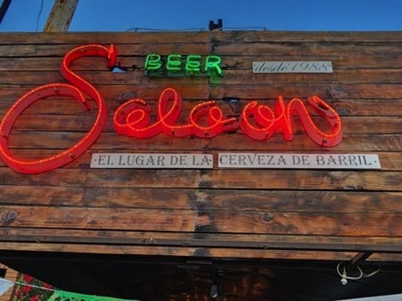 Beer Saloon Barrio Antiguo/Stephen Woodman