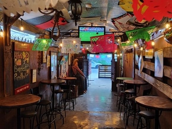 Beer Saloon Barrio Antiguo/Stephen Woodman
