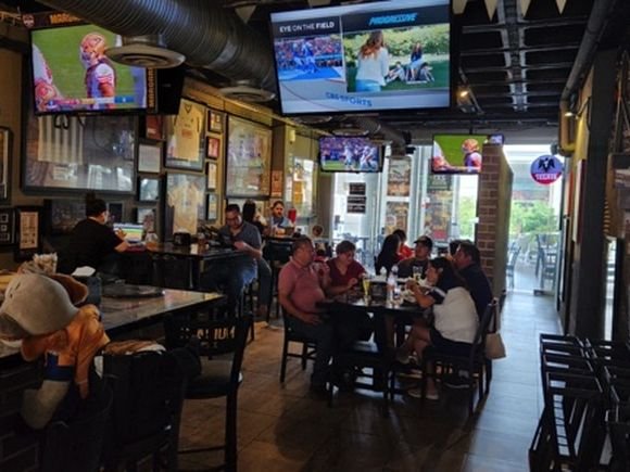 Stadium Doce Sports Bar Club/Stephen Woodman