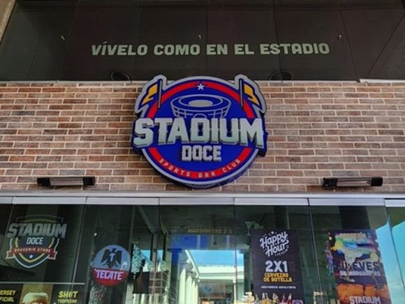 Stadium Doce Sports Bar Club/Stephen Woodman