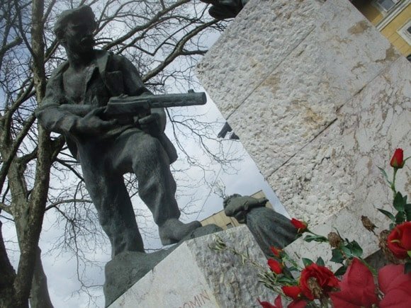 Domžale war memorial/Peterjon Cresswell