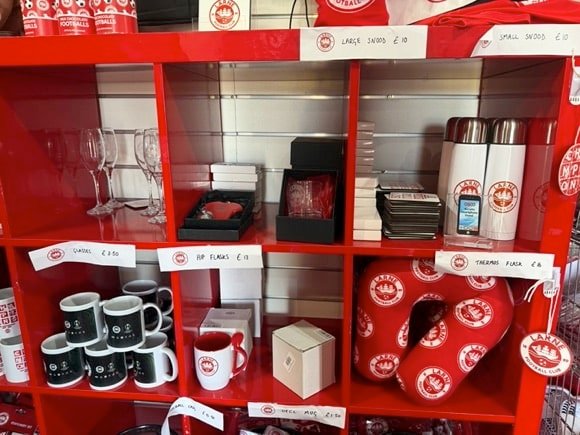Larne FC Superstore/Mariia Makarova