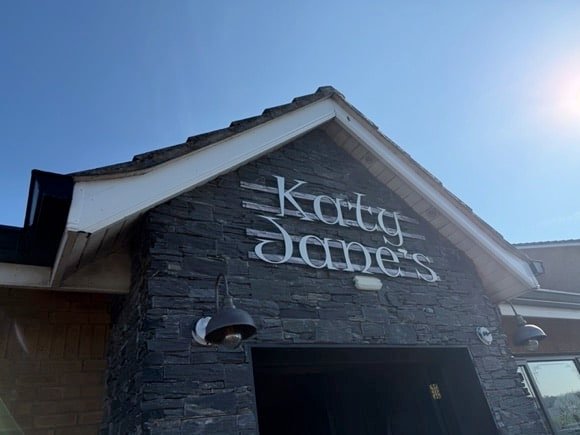 Katy Jane's Bar & Restaurant/Mariia Makarova