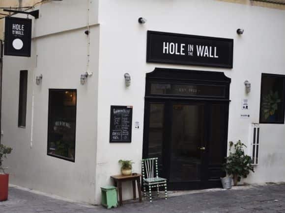 Hole In The Wall/Matt Walker